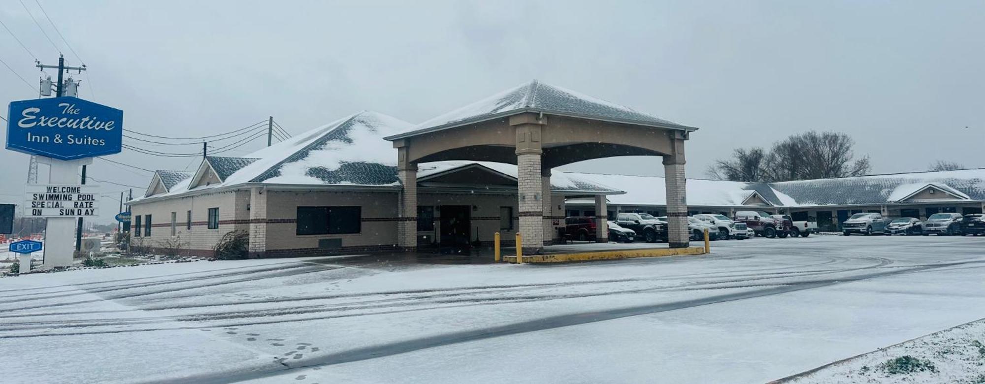 Executive Inn & Suites West Columbia Bagian luar foto